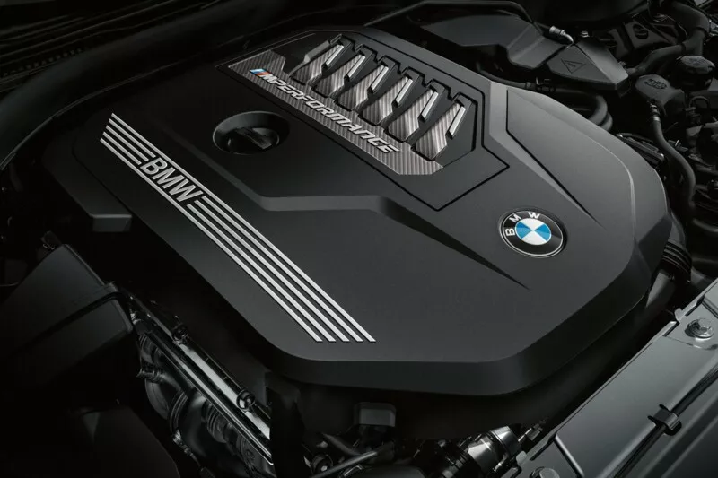 BMW M240i xDrive M Performance Motor