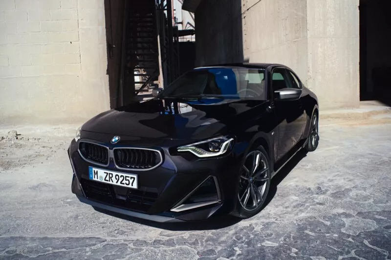 Frontansicht des BMW M240i xDrive M Performance