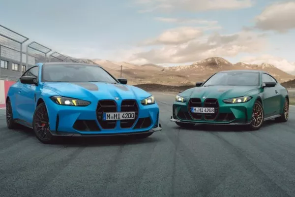 Zwei BMW M4 CS auf der Rennstrecke