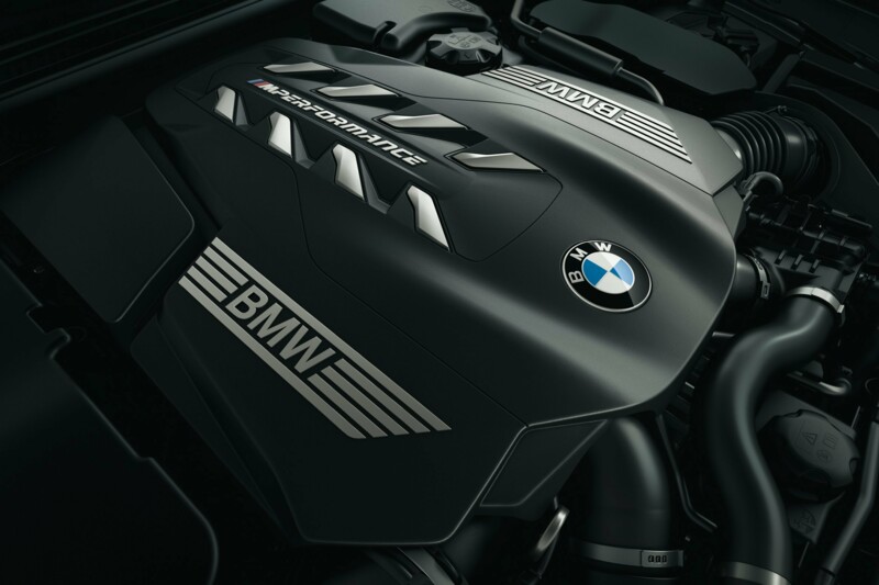 Motor des BMW M850i Cabriolets 